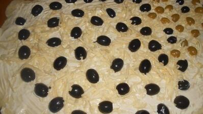 итальянский хлеб с маслинами и оливками