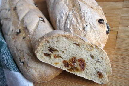 Хлеб с тмином и изюмом