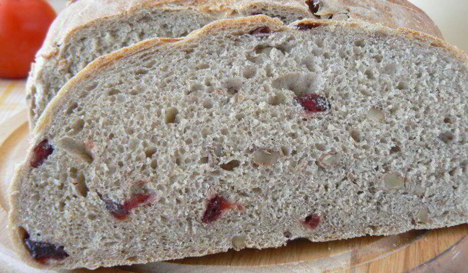 Рецепт ржаного хлеба с клюквой и грецким орехом