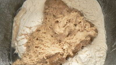 ржаной хлеб с клюквой и грецким орехом