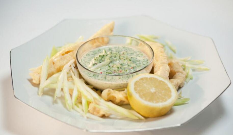 Рецепт хвороста из трески и семги с огуречной райтой