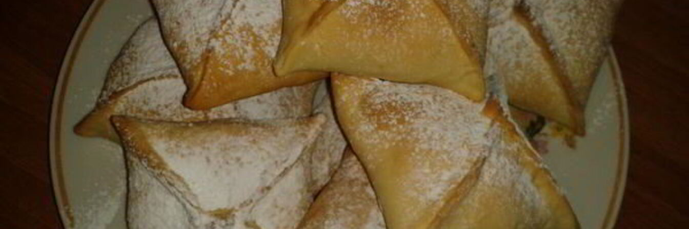 Конвертики из слоеного теста с яблоками