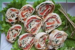 Лаваш с красной рыбой и сыром