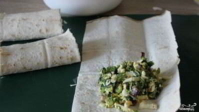 лаваш с луком и яйцом