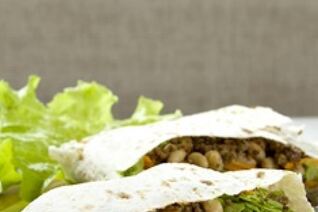 Лаваш с пряной говядиной и фасолью