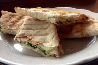 Лаваш с сыром и зеленью