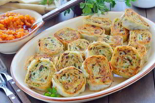 Рулетики из лаваша с картофелем, грибами и зеленью