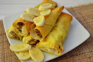 Трубочки из лаваша с творогом и бананом