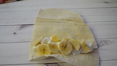 трубочки из лаваша с творогом и бананом