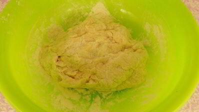 дрожжевые лепешки с мясом на сковороде