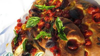 фокачча с ароматными томатами