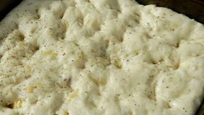 фокачча с жареным луком и сыром