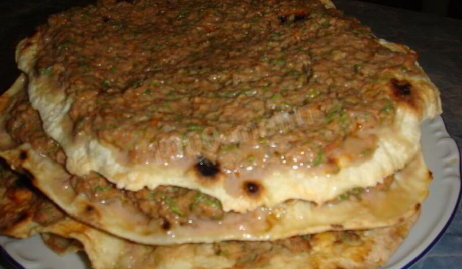 Рецепт лагмаджо — лепешек с мясом