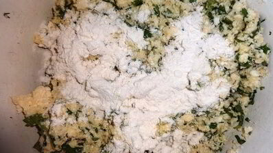 лепешки из брынзы с зеленью