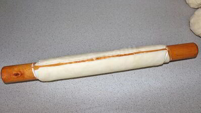 лепешки из слоеного теста катлама