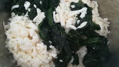 лепешки с начинкой из сыра и шпината