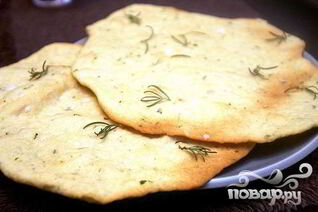 Лепешки с розмарином