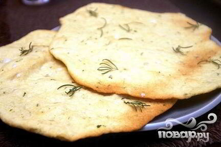 Лепешки с розмарином