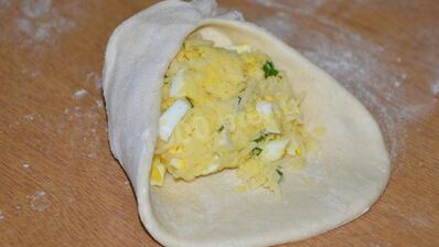 лепешки с зеленым луком и моцареллой