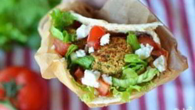 пита с котлетами из бараньего гороха