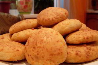 Пышные сырные лепешки на кефире