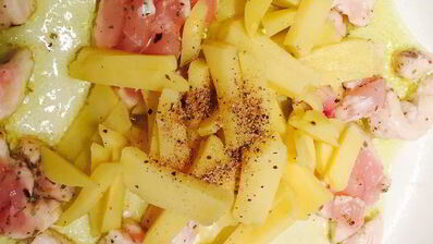 сочная пита с курицей и салатом