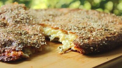 творожная лепешка с начинкой из сыра