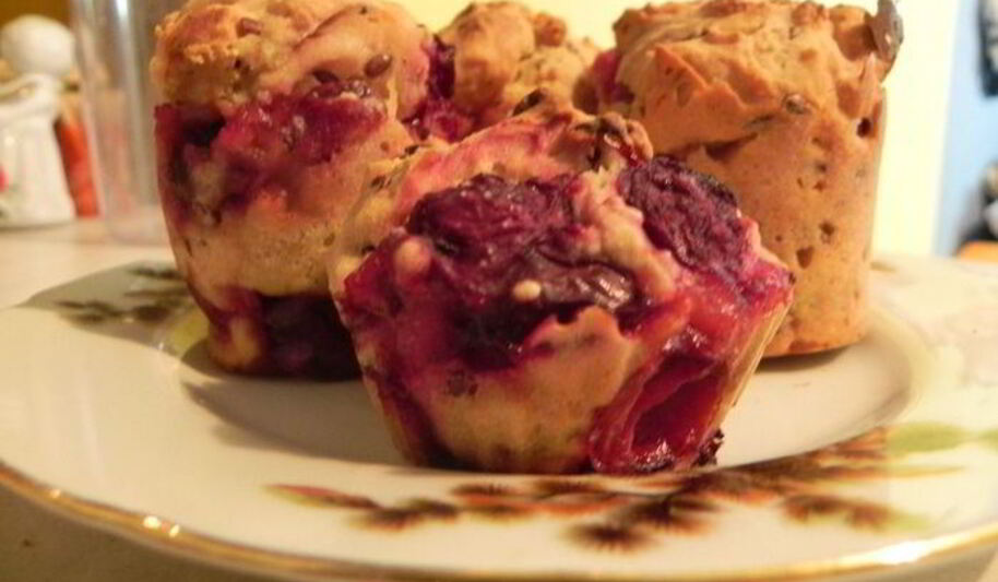 Рецепт кукурузных маффинов с ягодами и кардамоном