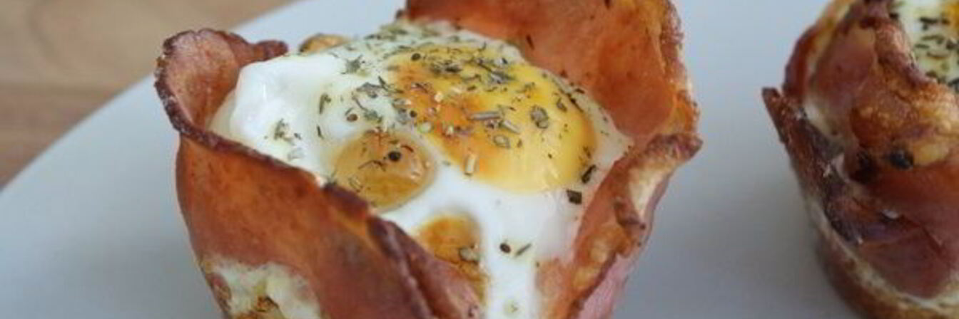 Маффины с беконом и яйцом