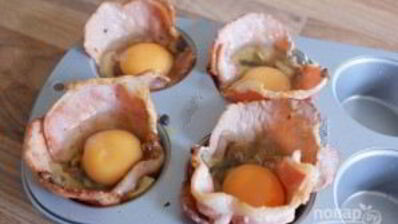 маффины с беконом и яйцом
