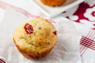 Маффины с болгарским перцем и сыром Чеддер