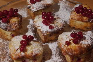 Маффины с красной смородиной