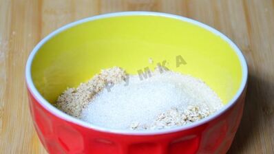 маффины с овсяными хлопьями и смородиной