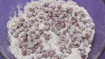 смородиновые маффины с безе