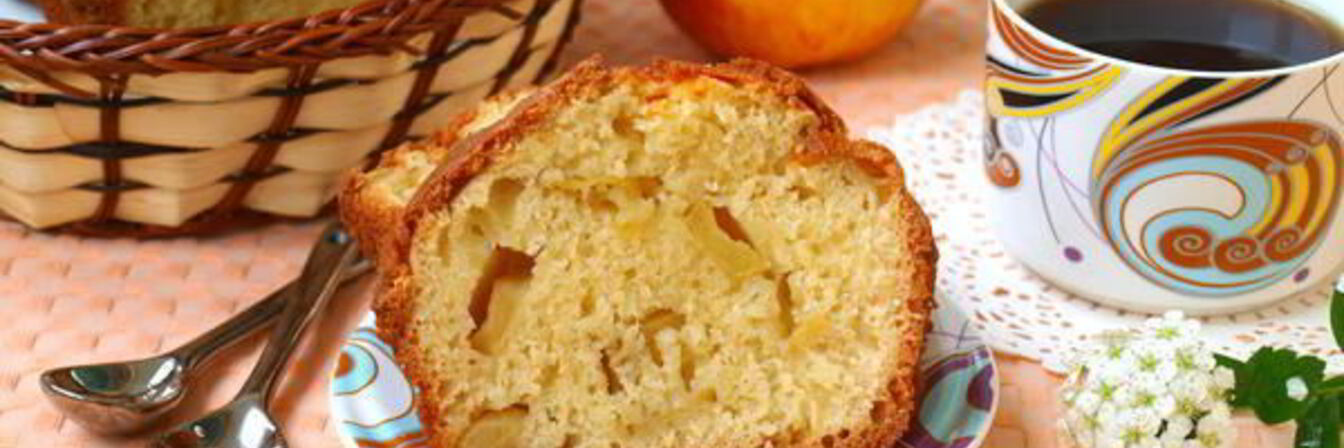 Манник на кефире с яблоками