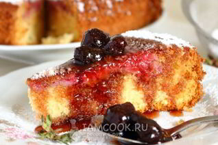 Манник с клубникой