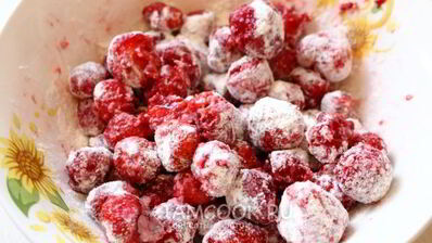 манник с клубникой