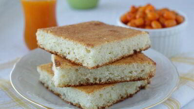 манник творожный с облепиховым соусом