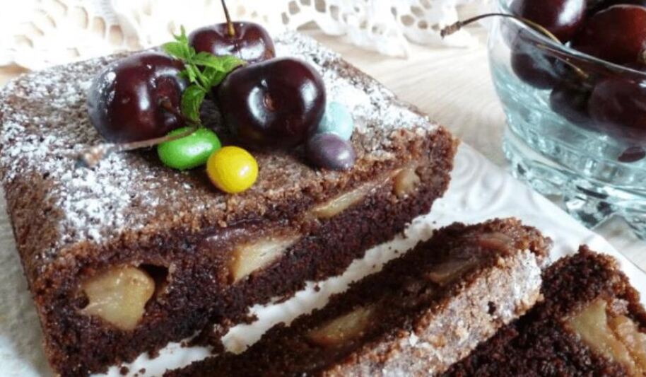 Рецепт шоколадного манника с карамелизованными яблоками