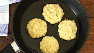 капустные оладьи с манкой