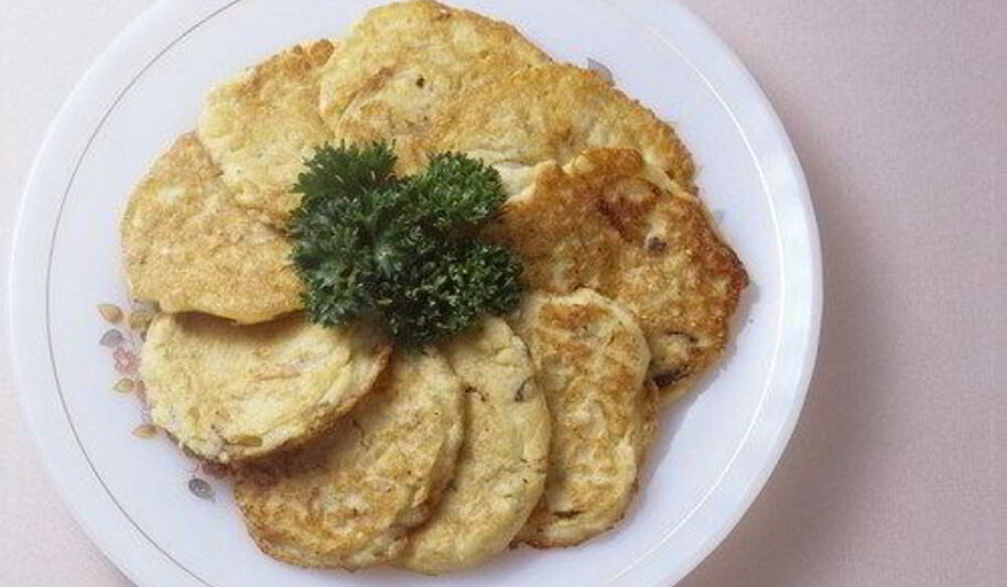 Рецепт оладий из сладкой кукурузы к мясу на гриле