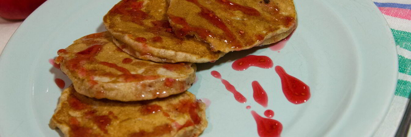 Оладьи из цельнозерновой муки с яблоками