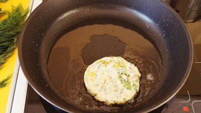 оладьи с кукурузой и горошком