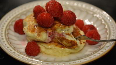 оладьи с малиной и рикоттой