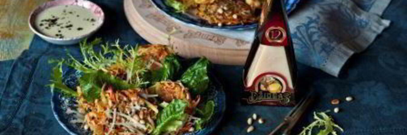 Овощные оладьи с сыром и сливочным соусом