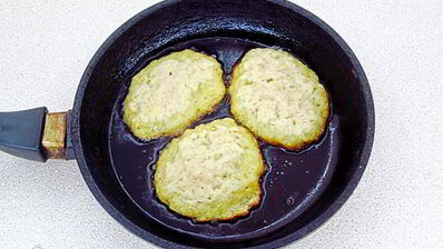 заварные картофельные оладьи