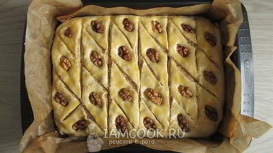 пахлава с грецкими орехами и медом