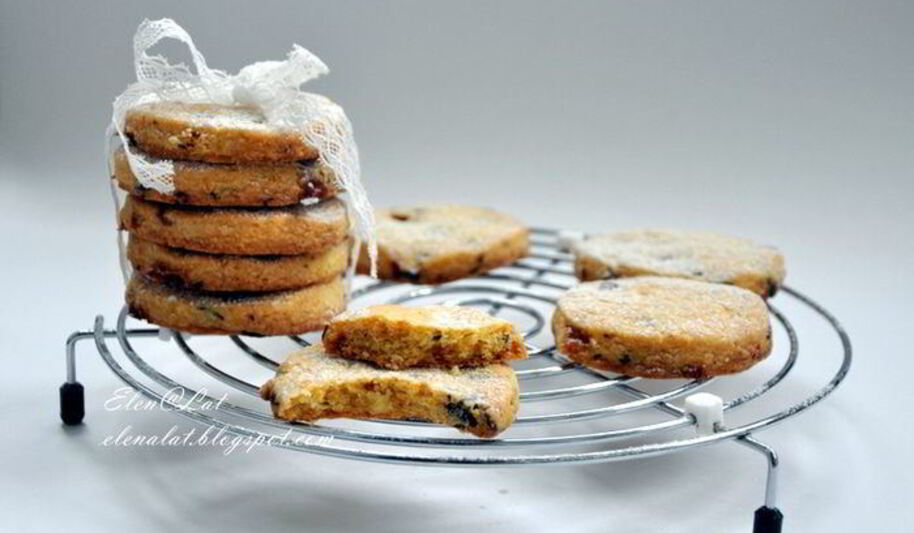 Рецепт печенья без яиц с шоколадом, ирисками и апельсиновой цедрой