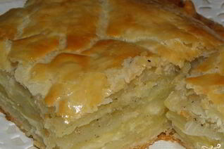 Картофельный пирог из слоеного теста