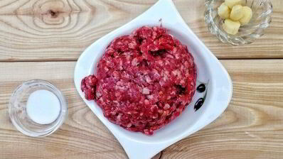 киш с фаршем и овощами в ароматной заливке